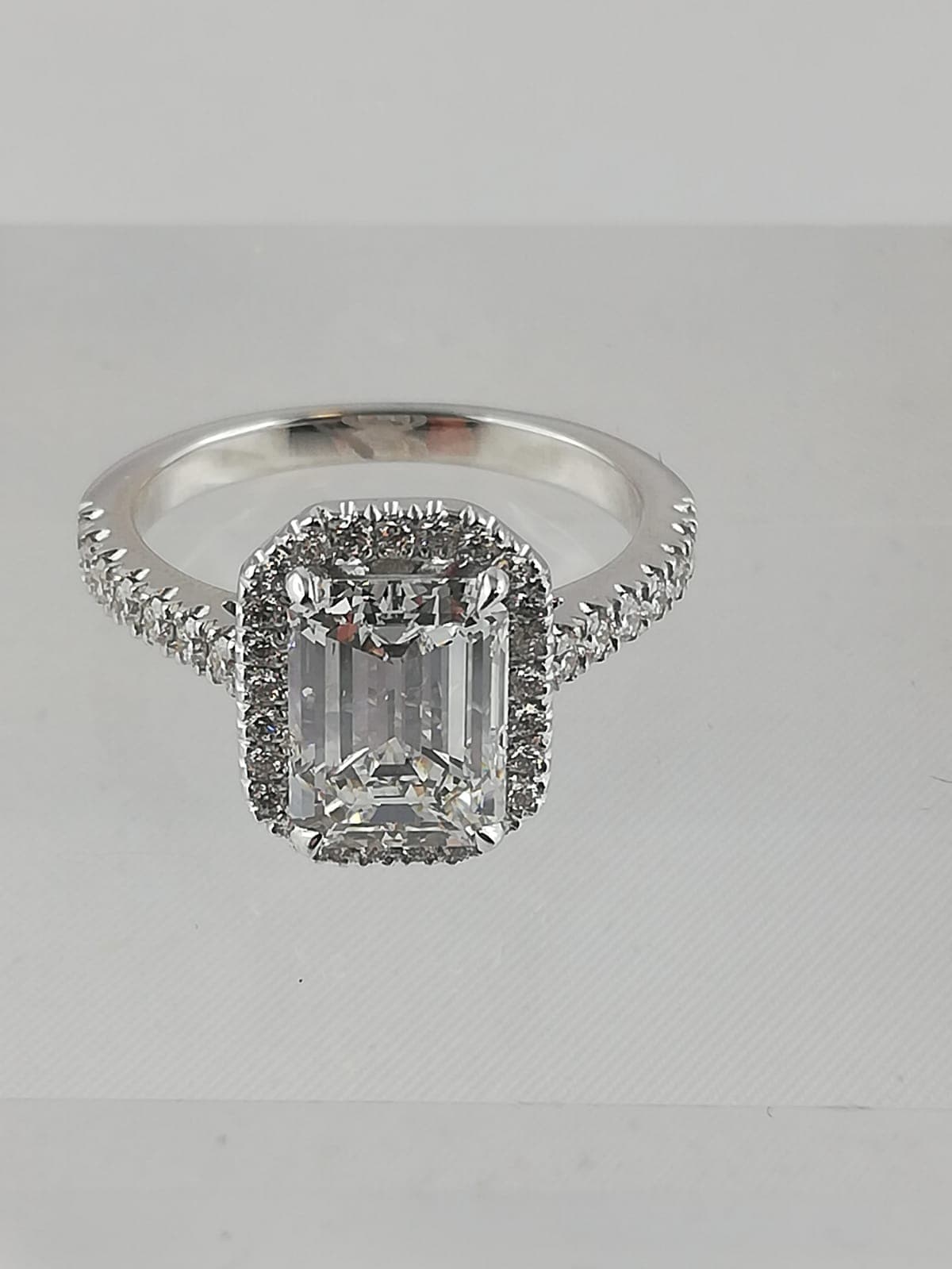 Expertise gemmologique diamant à Montmorency (95160)