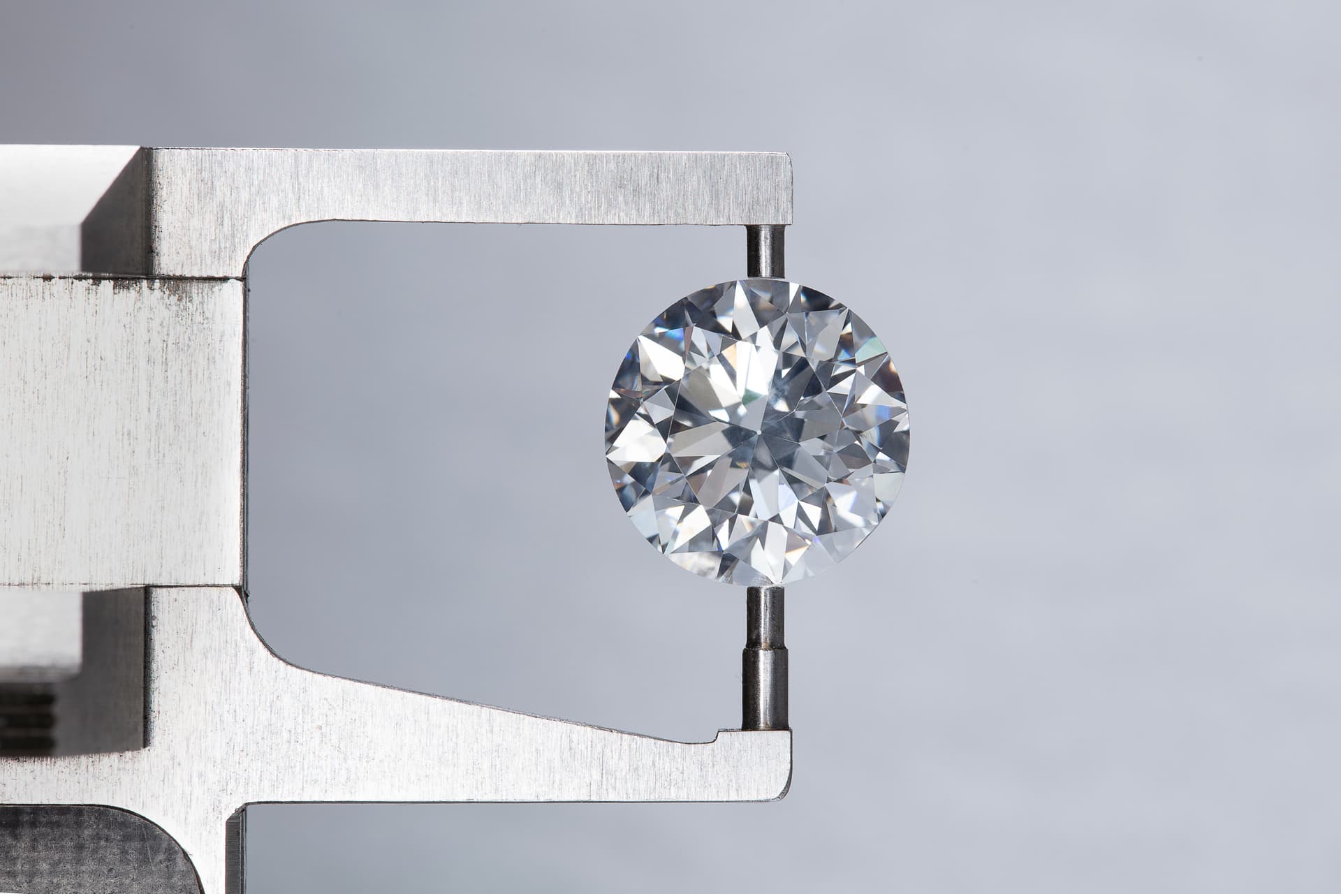 Expertise gemmologique diamant à Montmorency (95160)